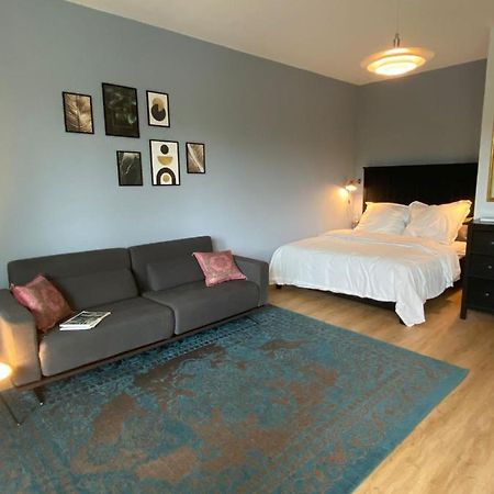Beautiful Apartment With Balcony Berlino Esterno foto