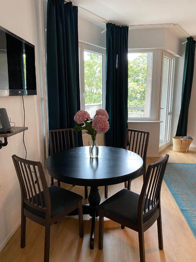 Beautiful Apartment With Balcony Berlino Esterno foto
