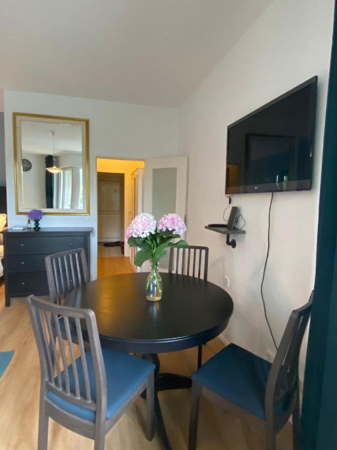 Beautiful Apartment With Balcony Berlino Esterno foto
