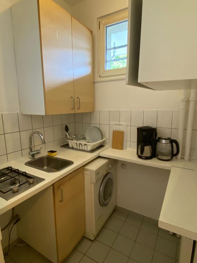 Beautiful Apartment With Balcony Berlino Esterno foto