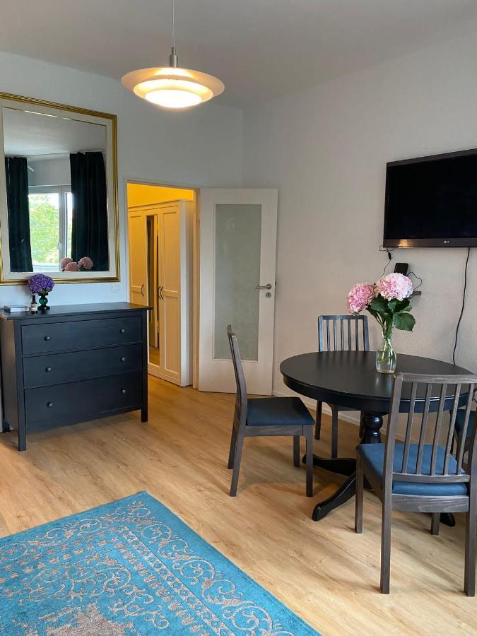 Beautiful Apartment With Balcony Berlino Esterno foto